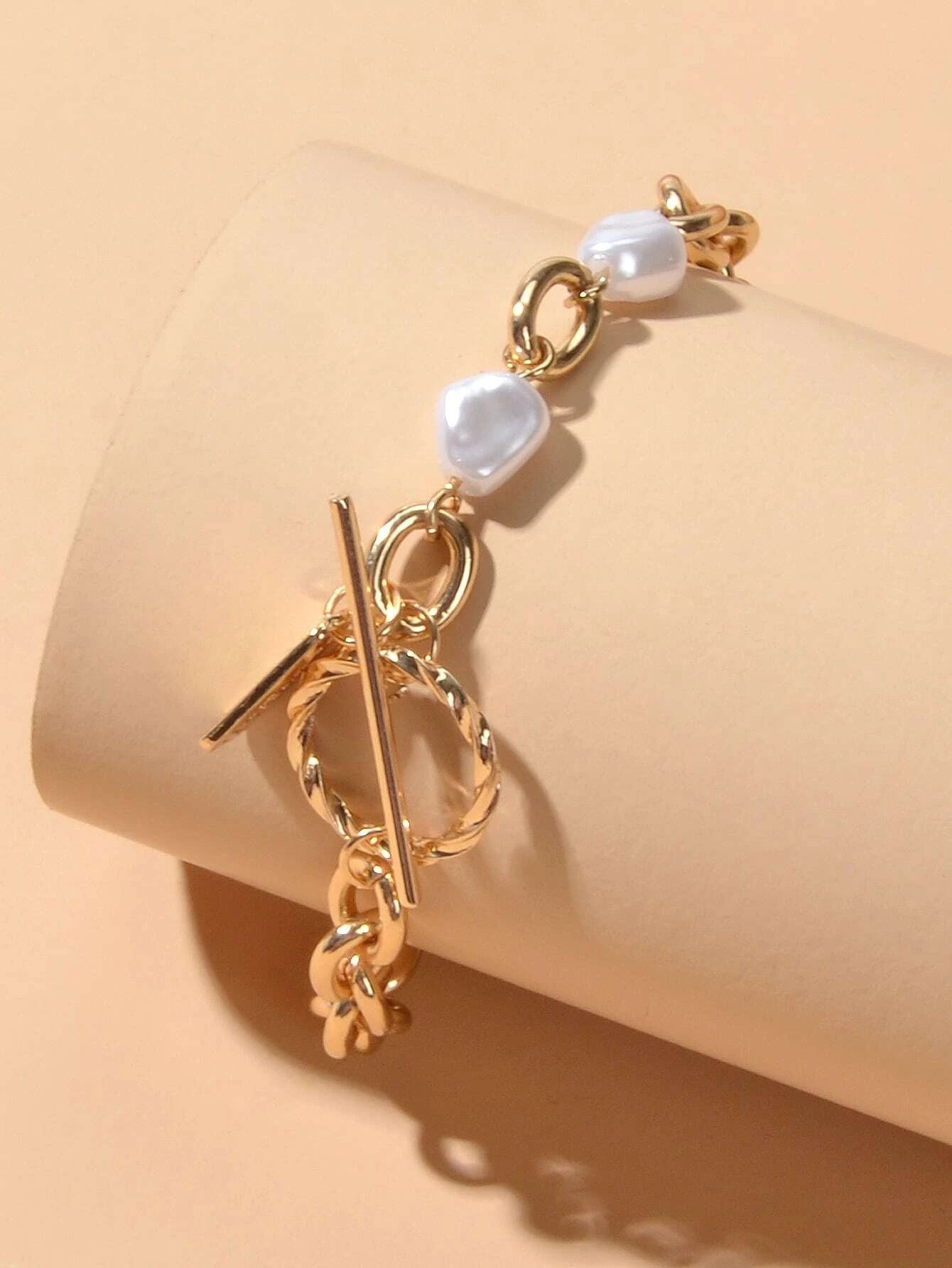 Pearl Decor Letter Tag Charm Heavy Solid Chain Buckle Bracelet Textured Jewelry